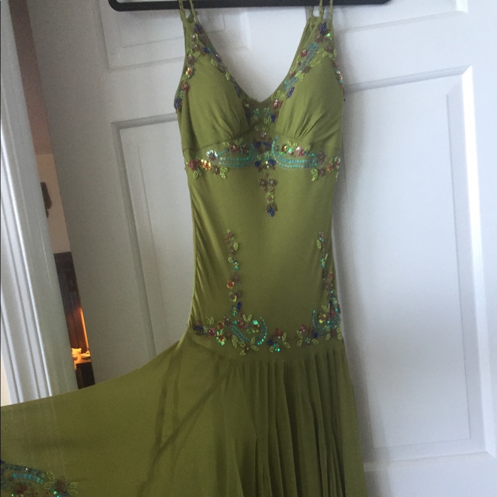 Sue Wong silk drop waist, handkerchief hemline. - Picture 3 of 3